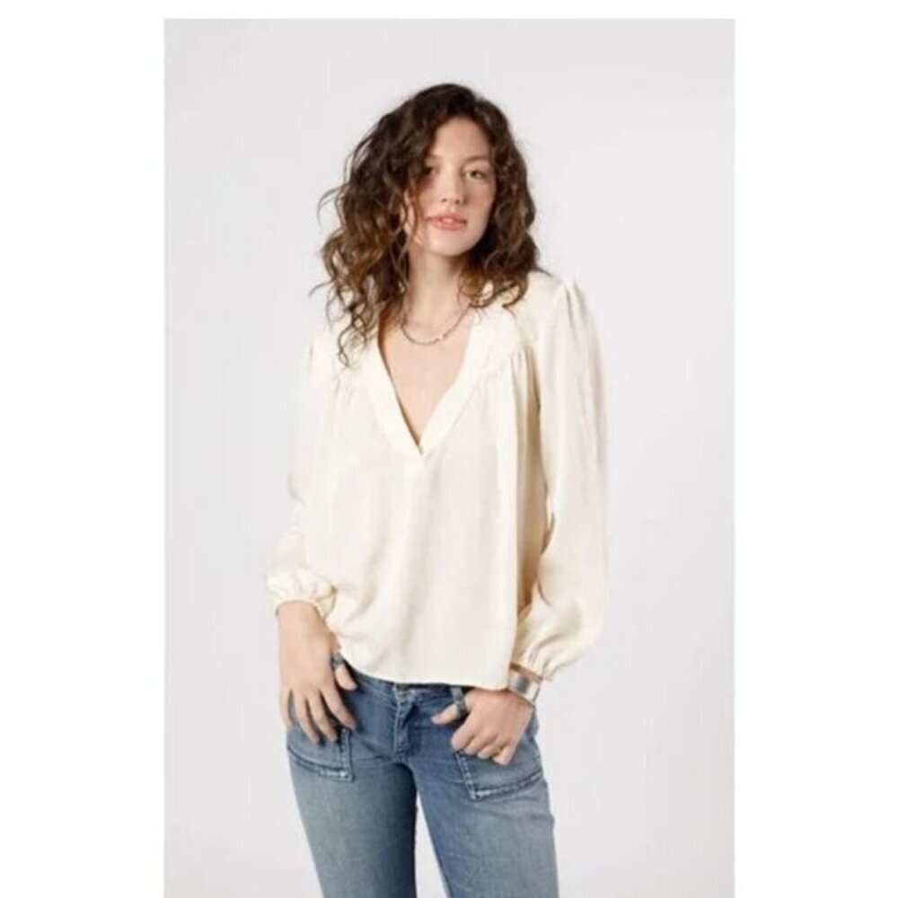 Women’s  Band Of The Free Ivory Minimalist Blouse